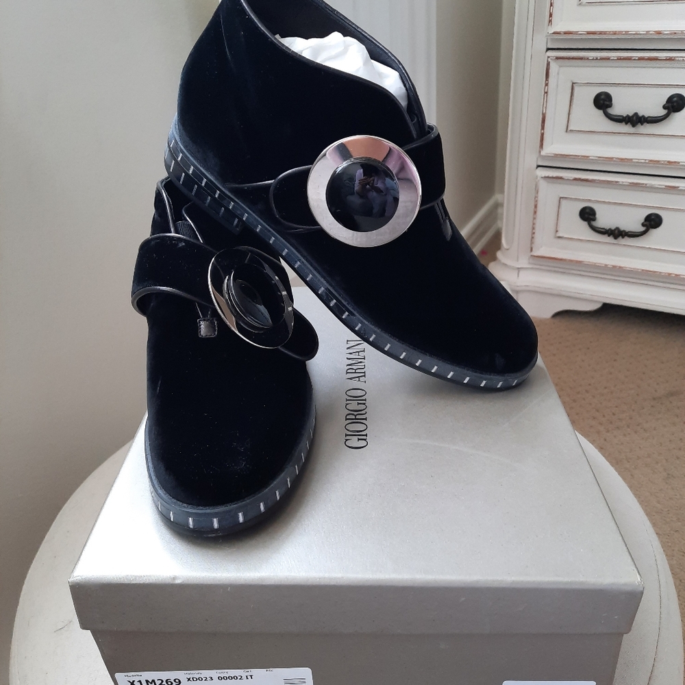 Woman's boots/designer/dress up shoes